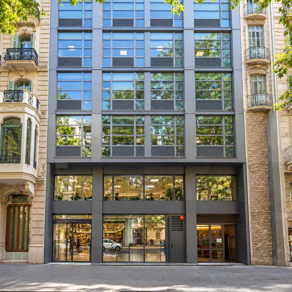 Fachada del edificio de Carrer del Rosselló, 188, en el Eixample de Barcelona, donde está el despacho de abogados de Ley de Segunda Oportunidad